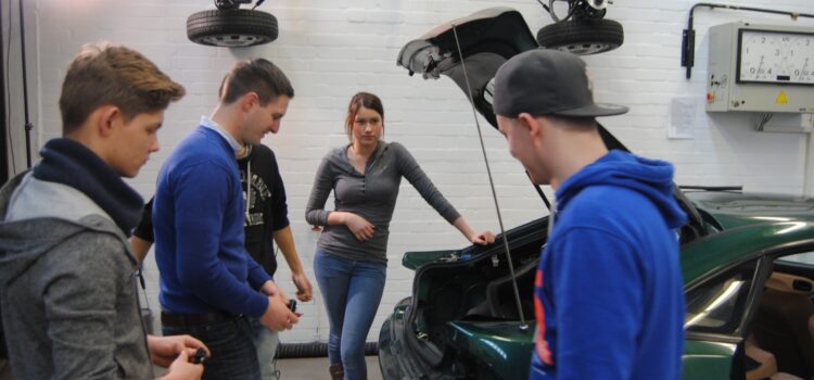 Schülerprojekt Nachrüstung Abstandswarner