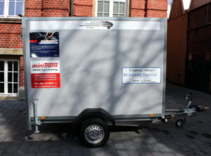 Sie sehen die rechte Seite des Anhängers