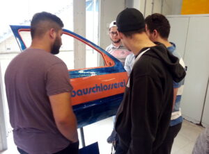 Blick ins Lackierzentrum während der Lackmesse 2017