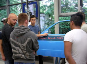 Blick ins Lackierzentrum während der Lackmesse 2017