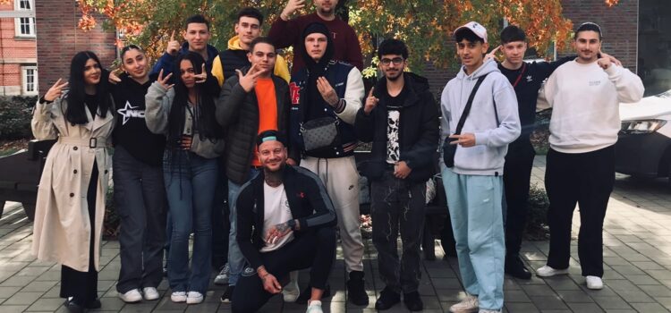 Präventionsarbeit an der BS16 – Besuch des Vereins Sport statt Straße