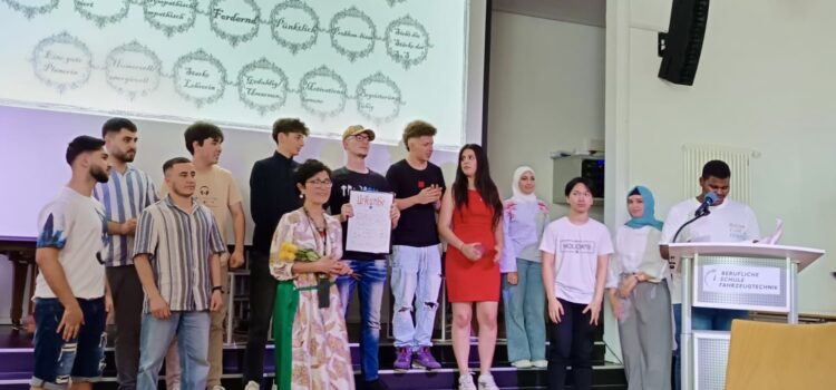 Von Null bis zum Ausbildungsvertrag in 2 Jahren – Die AvM.22 feiert ihren Abschluss